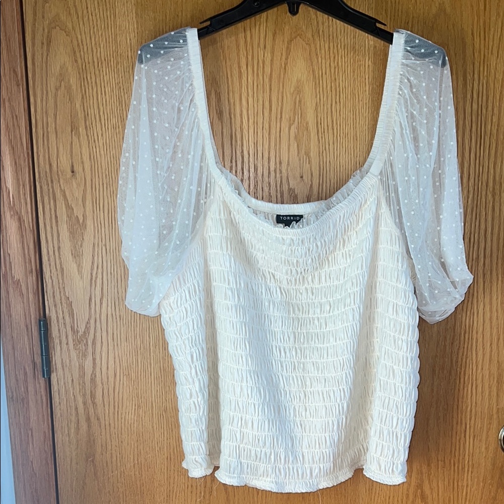 Torrid Smocked Top Womens 5 White Excellent Swiss Dot‎ Mesh Puff Sleeve Blouse